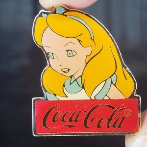 Vintage ALICE in Wonderland Coca-Cola Walt Disney World Pin 1986
